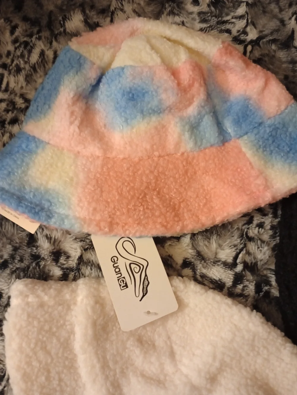 NWT (3) Fleece Plush Bucket Hat - Ivory Cream, Multicolor & Black - Picture 4 of 12